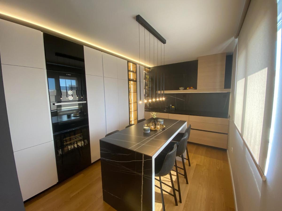 Ferienwohnung Shell Sky Luxury Penthouse With Private Pool Zadar Exterior foto